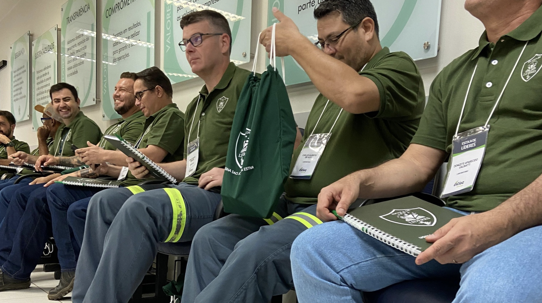 Captura de Tela 2025-10-13 às 11.00.37.png (3.12 MB)